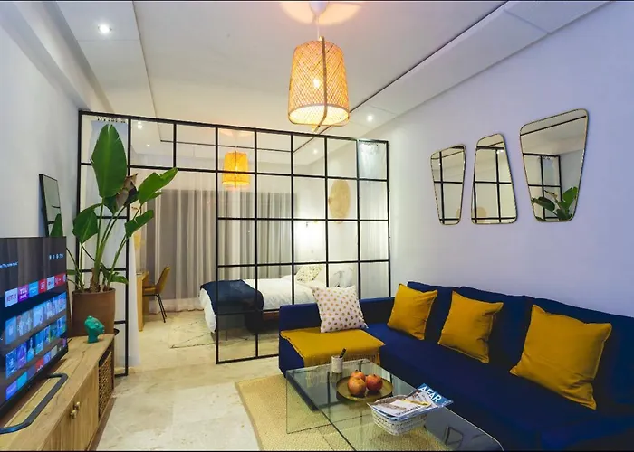 Stylish Studio(WiFi, Netflix, Pool, AC, Nespresso)